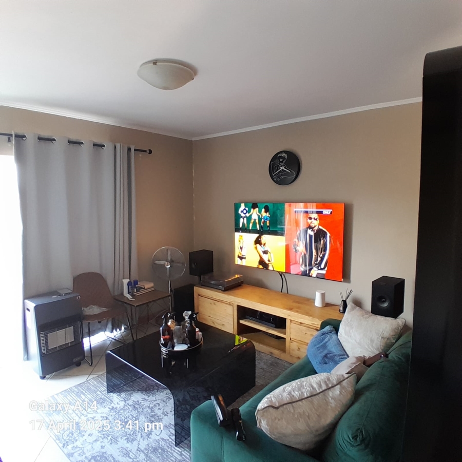 2 Bedroom Property for Sale in Rustenburg Central North West